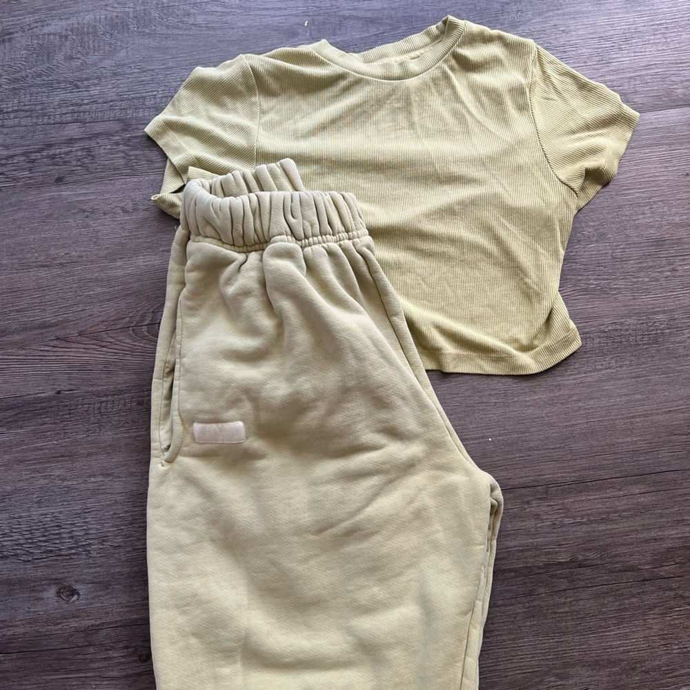 SET ACTIVE t-shirt & sweatpants set